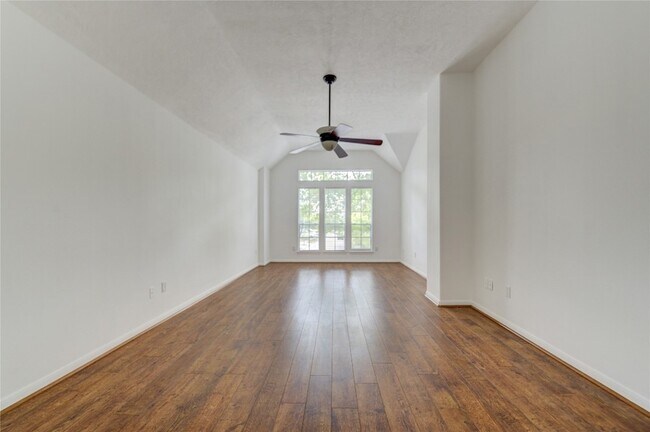 Building Photo - 16464 Beewood Glen Dr