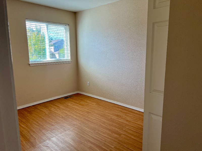 Building Photo - 2515 Lily Dr