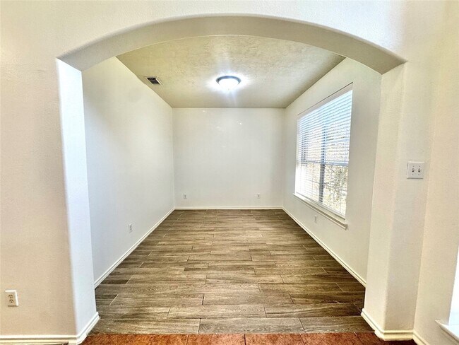 Building Photo - 14 Harbinger Ct