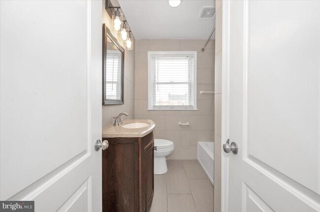 Building Photo - 1551 Langford Rd