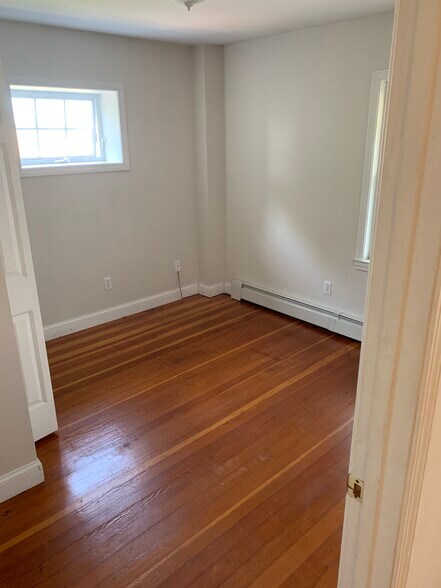 Bedroom 2 - 35 Bridge St