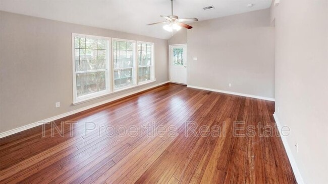 Building Photo - 1124 Carolina St