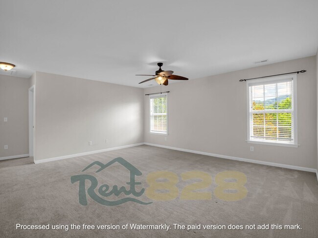 Building Photo - 243 Wildbriar Rd
