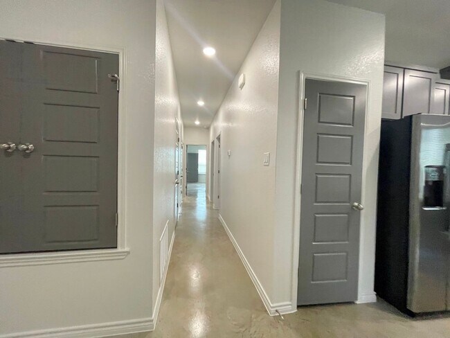 Building Photo - 224 Riptide Dr