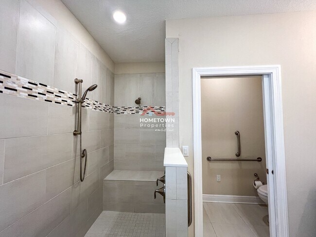 Building Photo - Charming Custom-Built Home with Bonus Room...