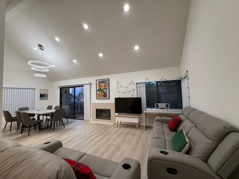 Building Photo - 4639 Executive Dr