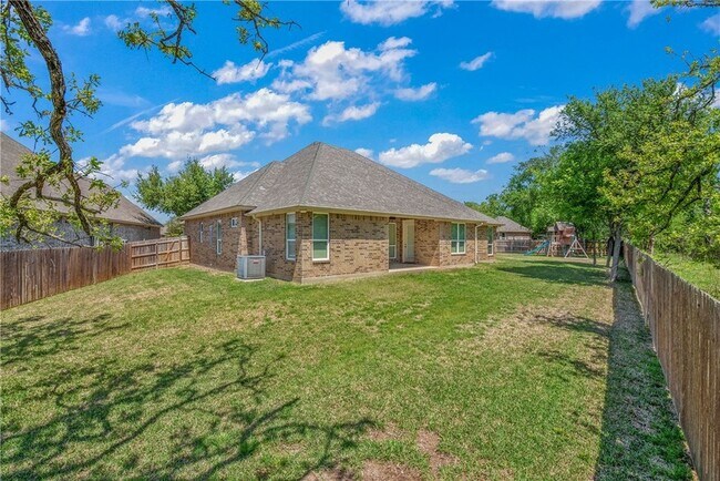 Building Photo - 15701 Timber Creek Ln