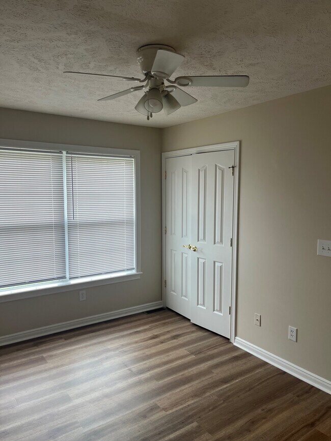 Building Photo - 6121 Upper Hunters Trce