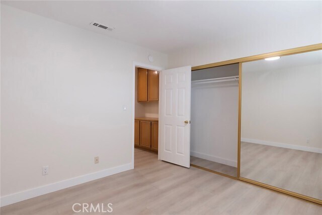 Building Photo - 2215 Marshallfield Ln