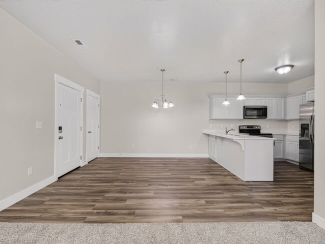 Building Photo - Spacious 3 Bed, 2 Bath Condo in The Exchange – Lehi, UT