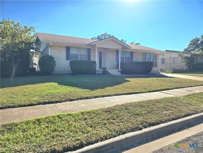 Building Photo - 1204 Amthor Ave