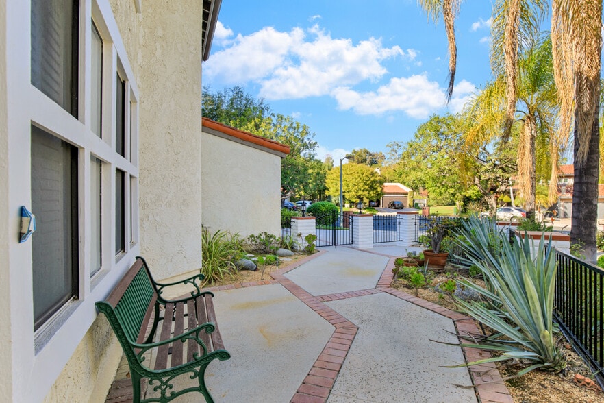 Building Photo - 23450 Park Hermosa