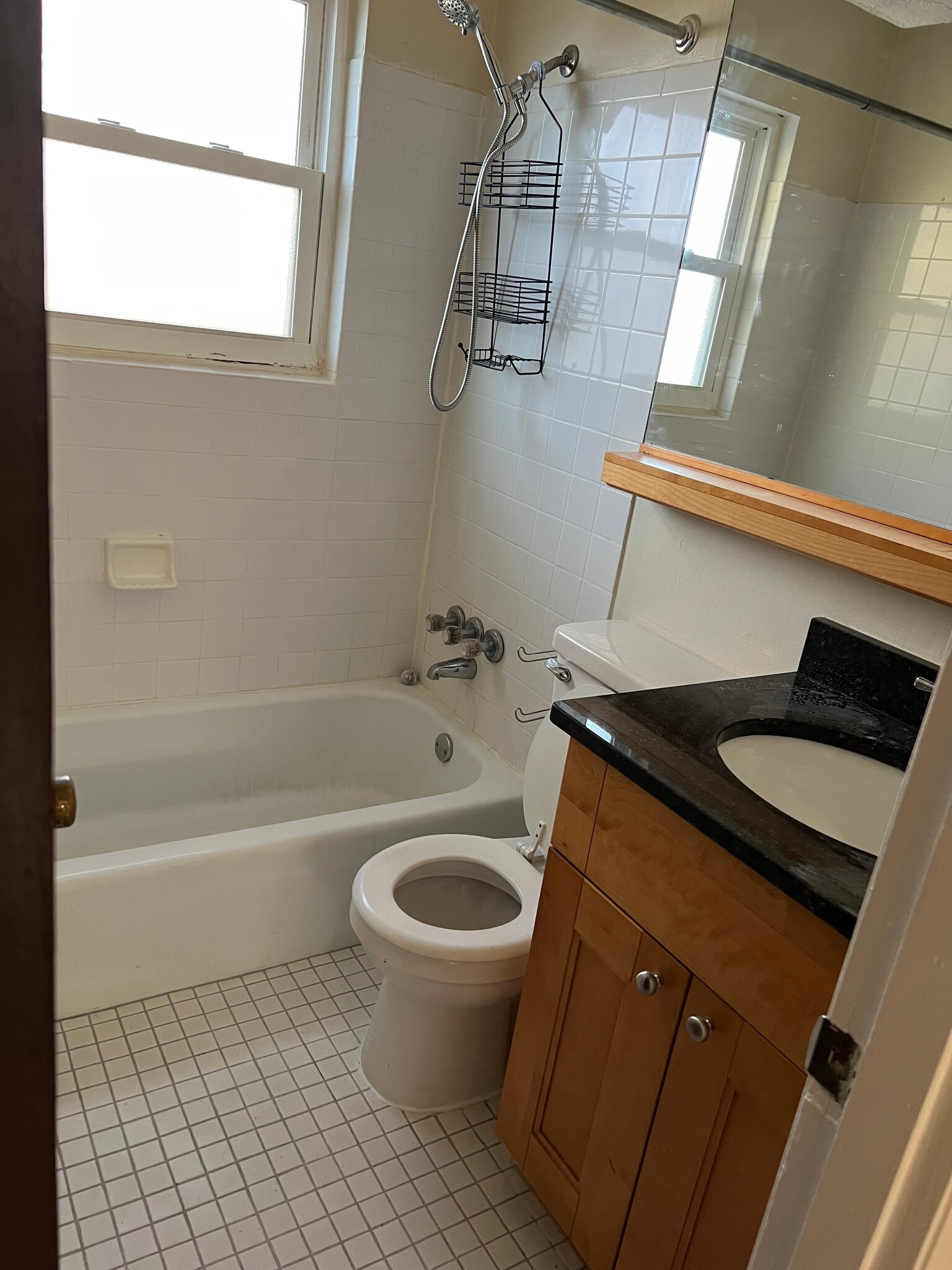 Building Photo - 860 Monroe Dr NE