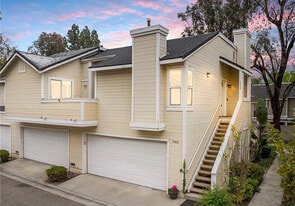 Building Photo - 5920 Bedford Ct