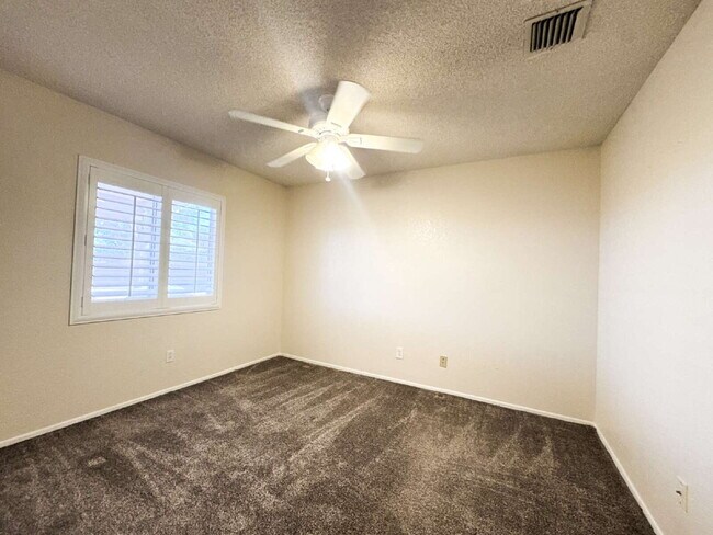 Building Photo - “Spacious 4-Bedroom, 2-Bathroom Home with Pool in Tamarack”
