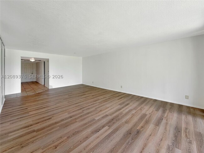 Building Photo - 3641 Oaks Clubhouse Dr
