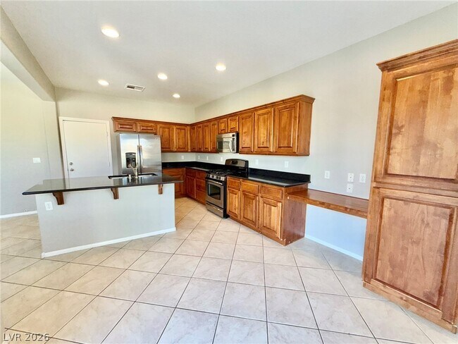 Building Photo - 8565 Vestia Ct