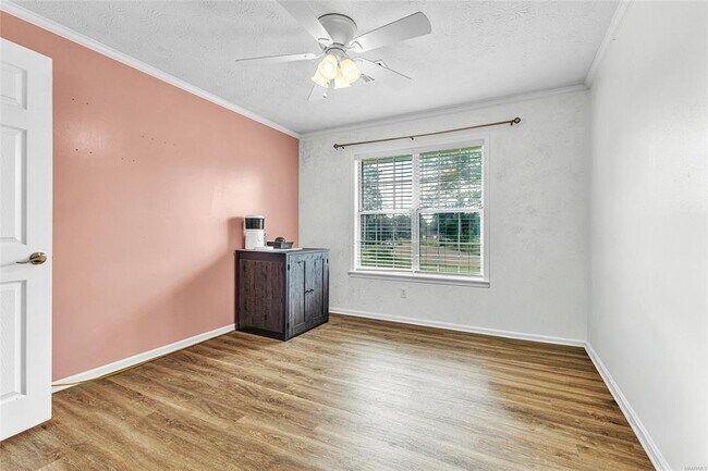 Building Photo - 140 Livingston Cir