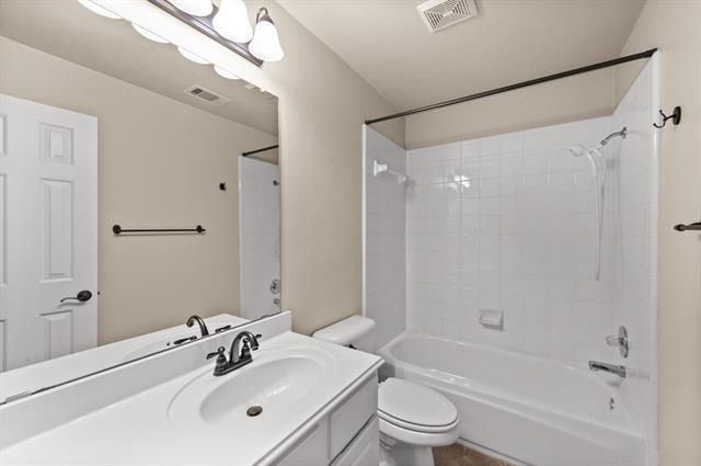 Building Photo - 1518 Lakeview Dr