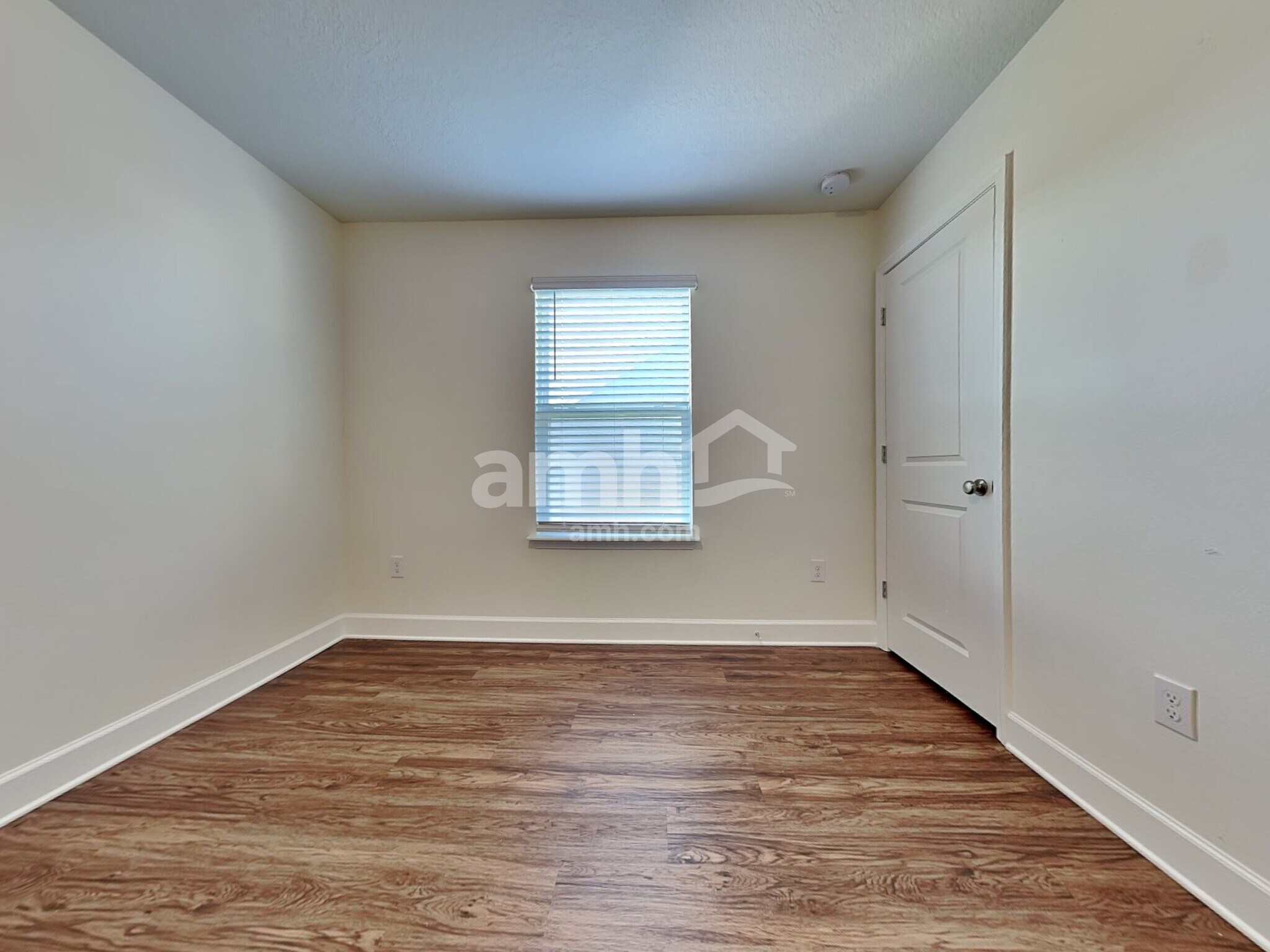 Building Photo - 1005 Walden Pond Dr