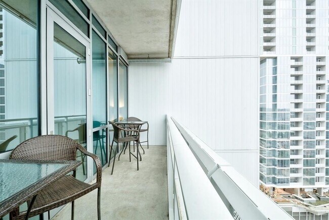 Building Photo - 222 West Ave