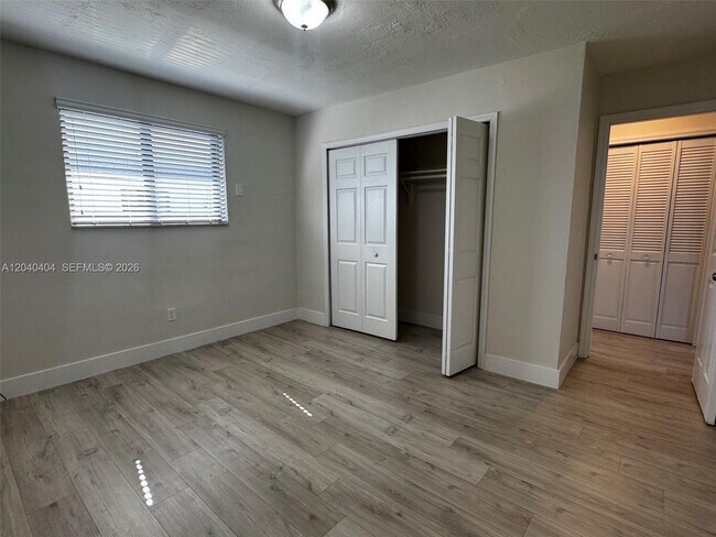 Building Photo - 1330 W 29th St