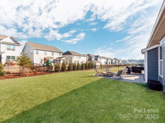 Building Photo - 1063 Thoroughbred Dr.