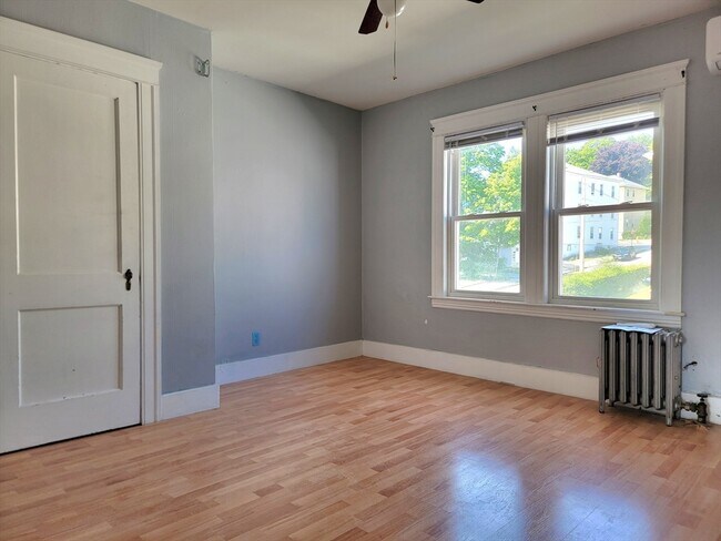 Building Photo - 26 Stebbins St