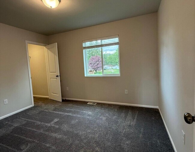 Building Photo - 1149 17th Ave