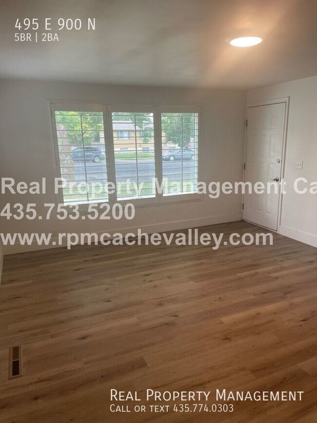 Building Photo - 495 E 900 N
