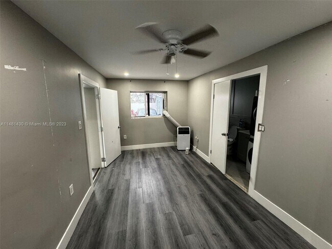 Building Photo - 4206 SW 28th St