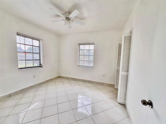 Building Photo - 2101 SW 81st Ave