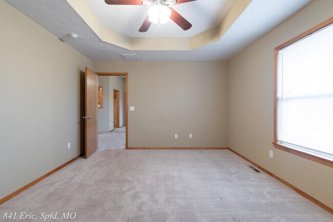 Building Photo - 841 S Eric St