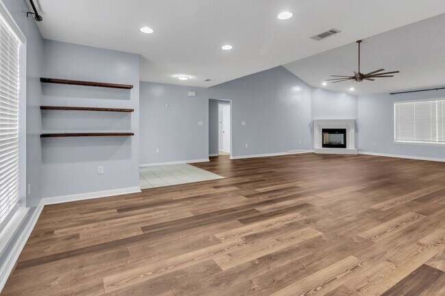 Building Photo - South Crestview Ranch on Cul-de-sac