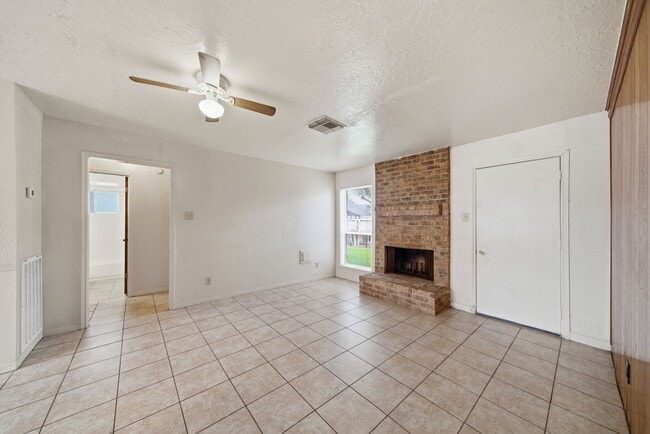 Building Photo - 4506 Jamaica Ln