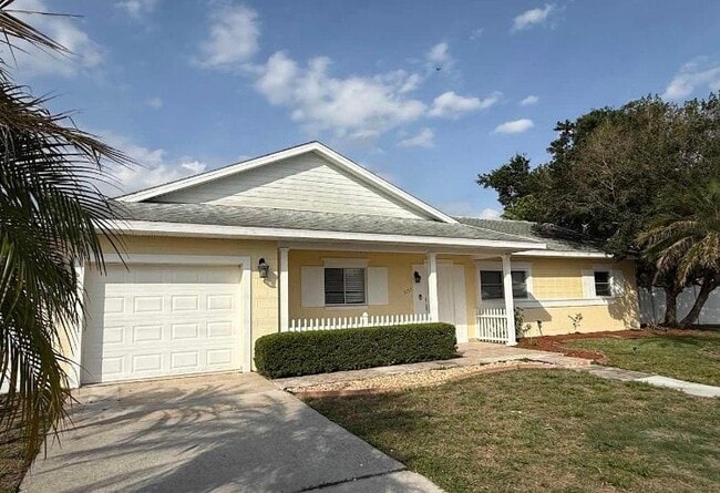 Building Photo - 3253 Little Sound Dr