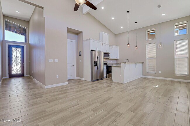 Building Photo - 1031 Vinton Ave