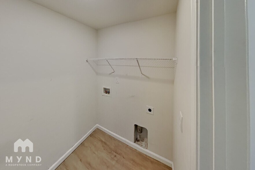 Building Photo - 2140 Redstone Dr