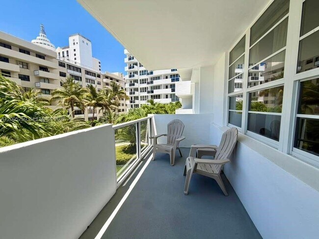 Building Photo - 100 Lincoln Rd