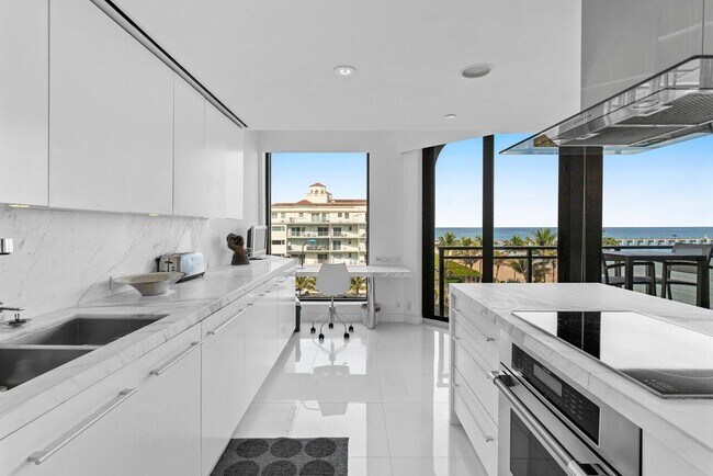 Building Photo - 3100 S Ocean Blvd