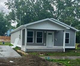 Building Photo - 313 N Van Dorn St