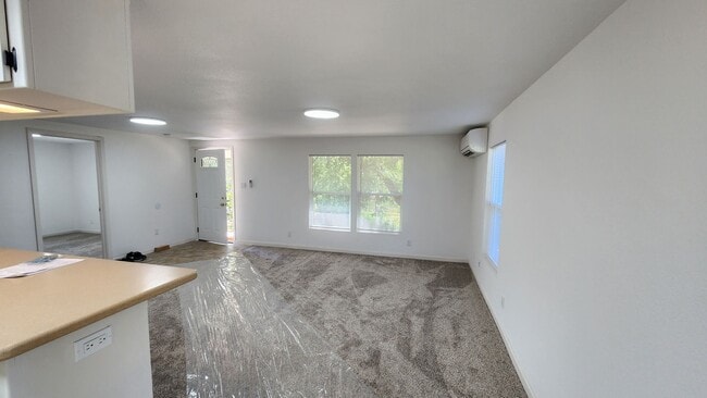 Building Photo - Lovely cottage home located minutes from Yuba divide