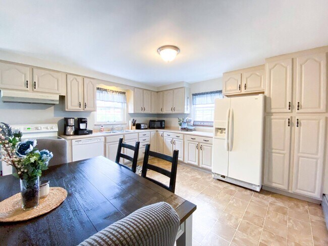 Primary Photo - 300 Church Street