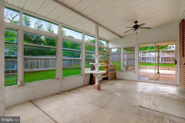 Building Photo - 7623 Arlen St