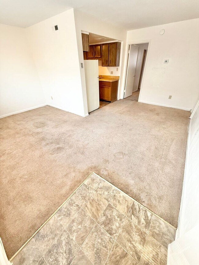 Building Photo - ** Rent ready 1/2 OFF 1st month!!! 1 bedroom near military base