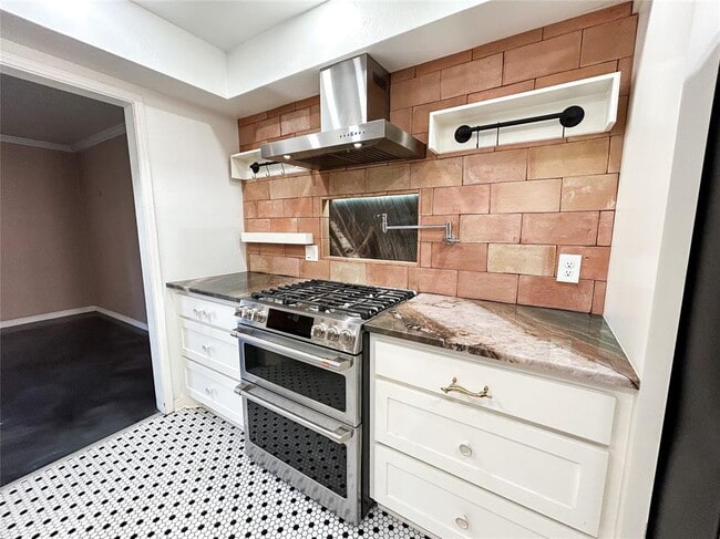 Building Photo - 13228 Green Valley Dr