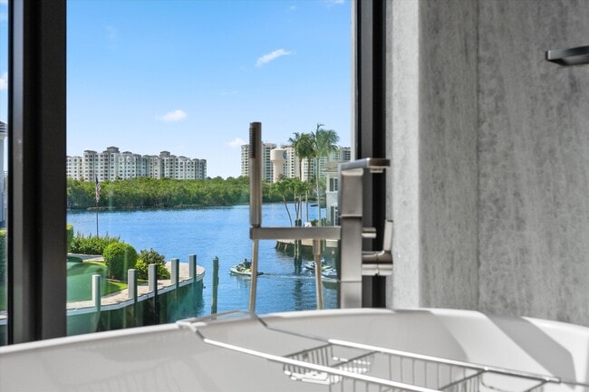 Building Photo - 7474 NE Bay Cove Ct