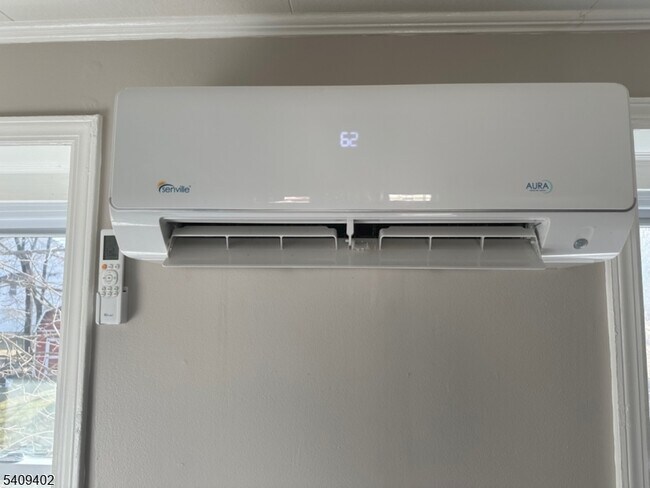 Building Photo - 336 Greenwich St