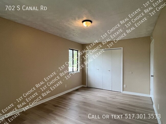 Building Photo - 702 S Canal Rd