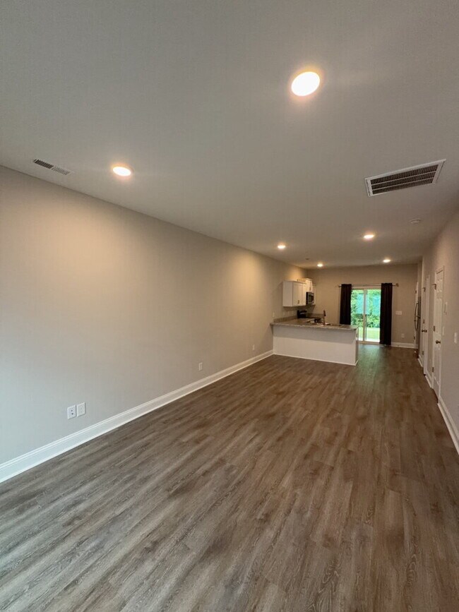 Building Photo - 177 Loren Rd